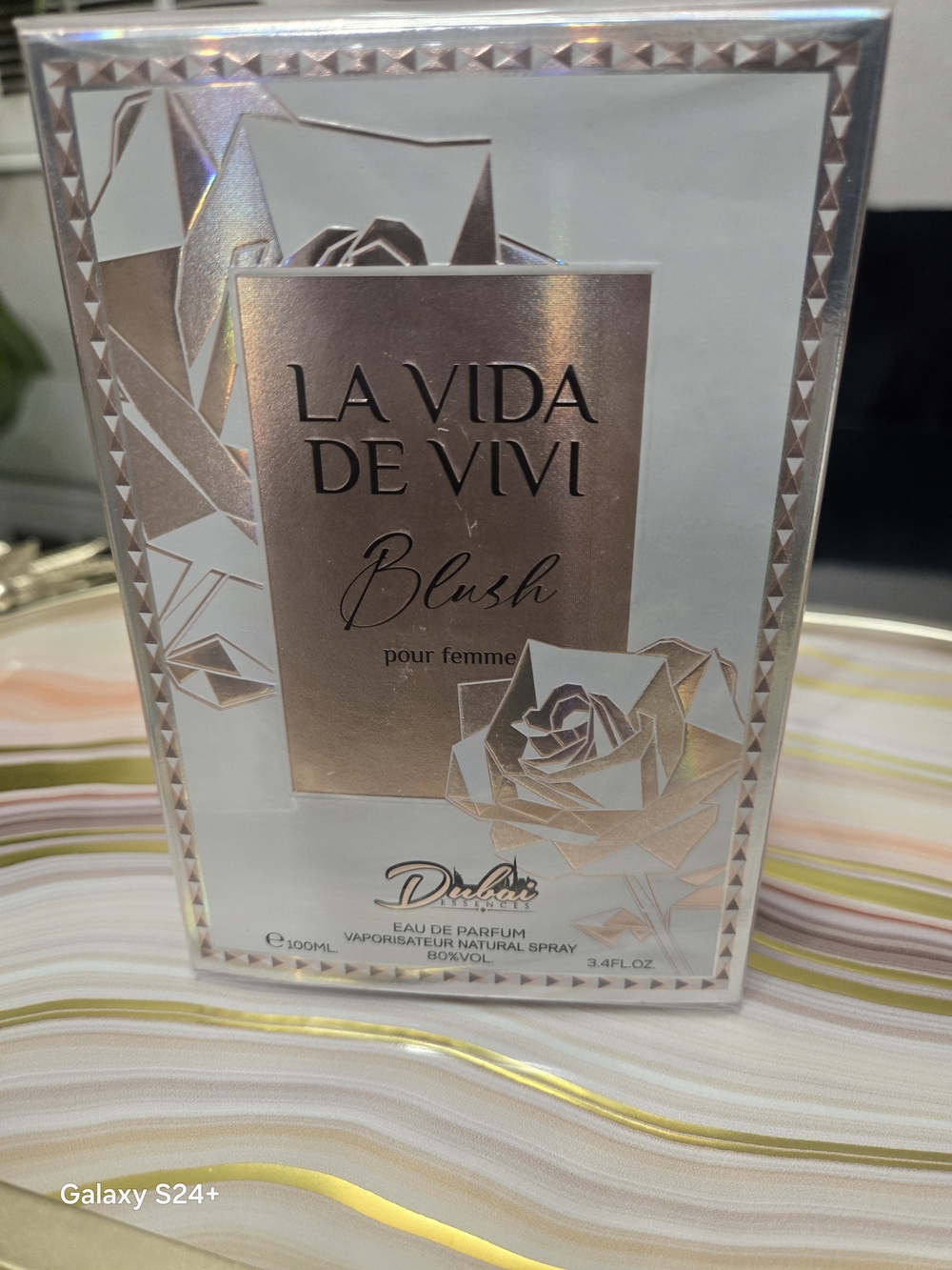 Blush La Vida De Vivi Rose Gold and White Fragrance Box